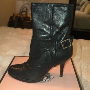 VTG Juicy Couture Mid Calf Leather Harness Boots GALLEY BLACK GLAZED GRAINY GOAT